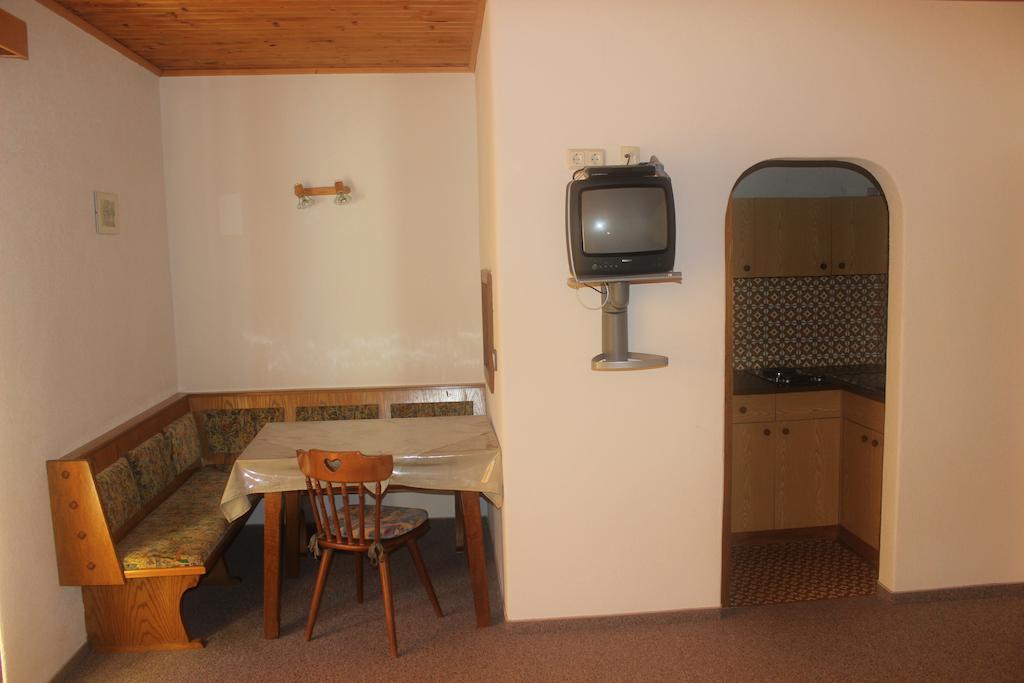 Haus Bergblick Apartment Bad Kleinkirchheim Ruang foto